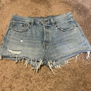 Size 30 Levi shorts